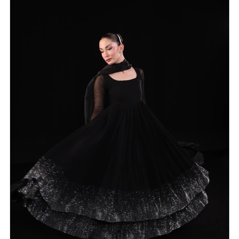 Elegant Black Evening Gown Pakistani pishwas